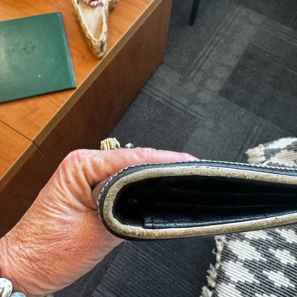 CHANEL Black Leather Wallet - Picture 7 of 10